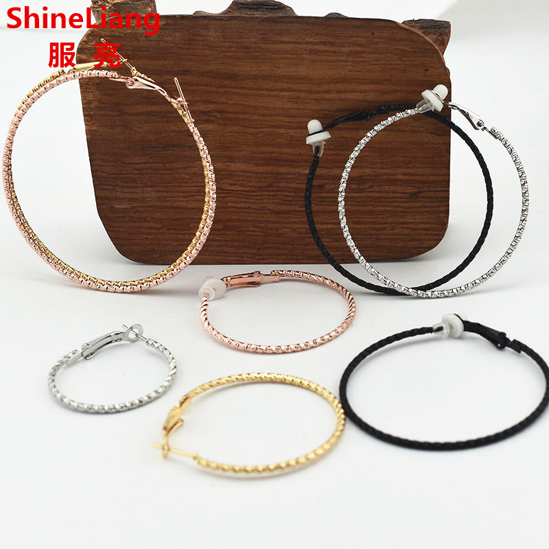 Street Fashion Earrings - Женские серьги-клипсы Тонкий круг с тиснением