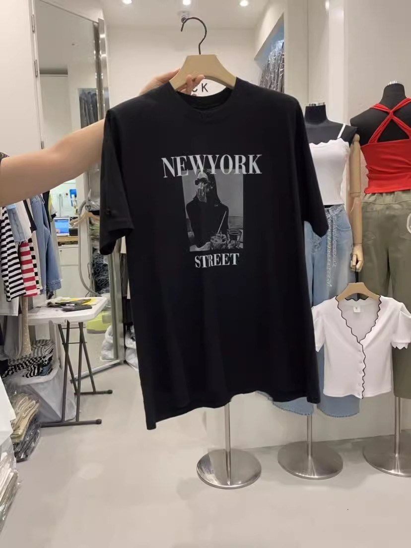 Новая женская футболка оверсай – обзор и цена Street Fashion New York 2026